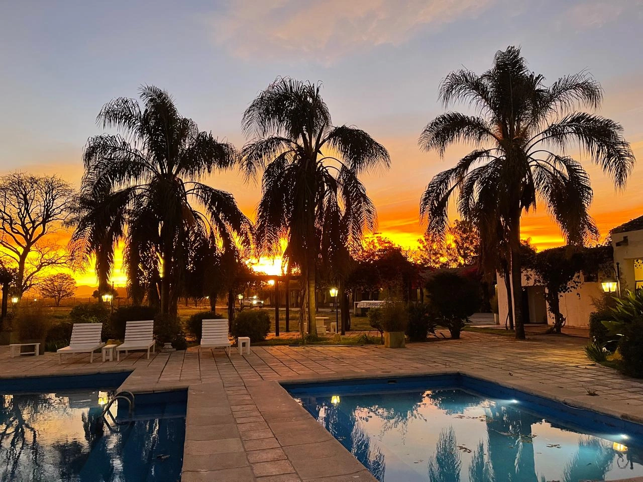 La piscina en uno de los hospedajes actuales.