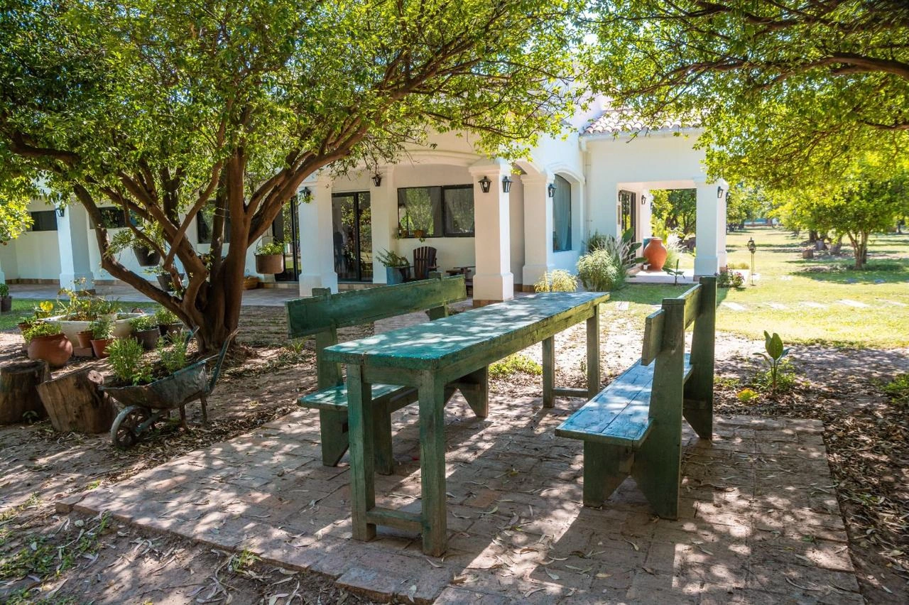 Quebrachal: Mesa al aire libre